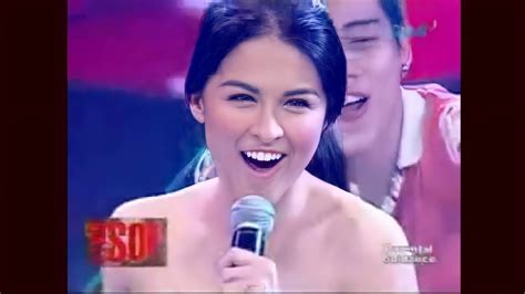 laki suso pinay|Laki pala ng suso na nakatago sa kanyang shirt .